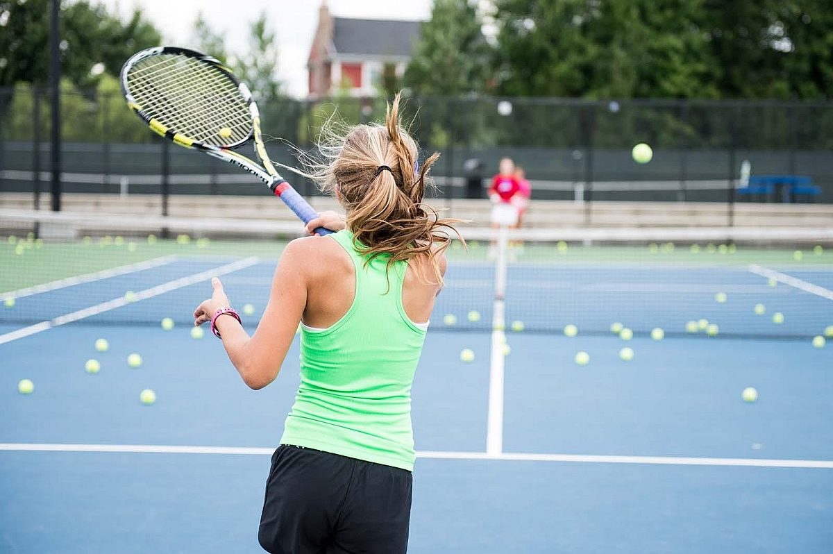 MVP Crahen_10 under tennis