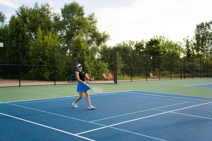 MVP Crahen, outdoor tennis individual on court